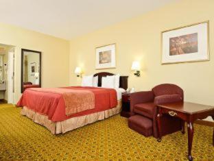 Western & Hotel 3*